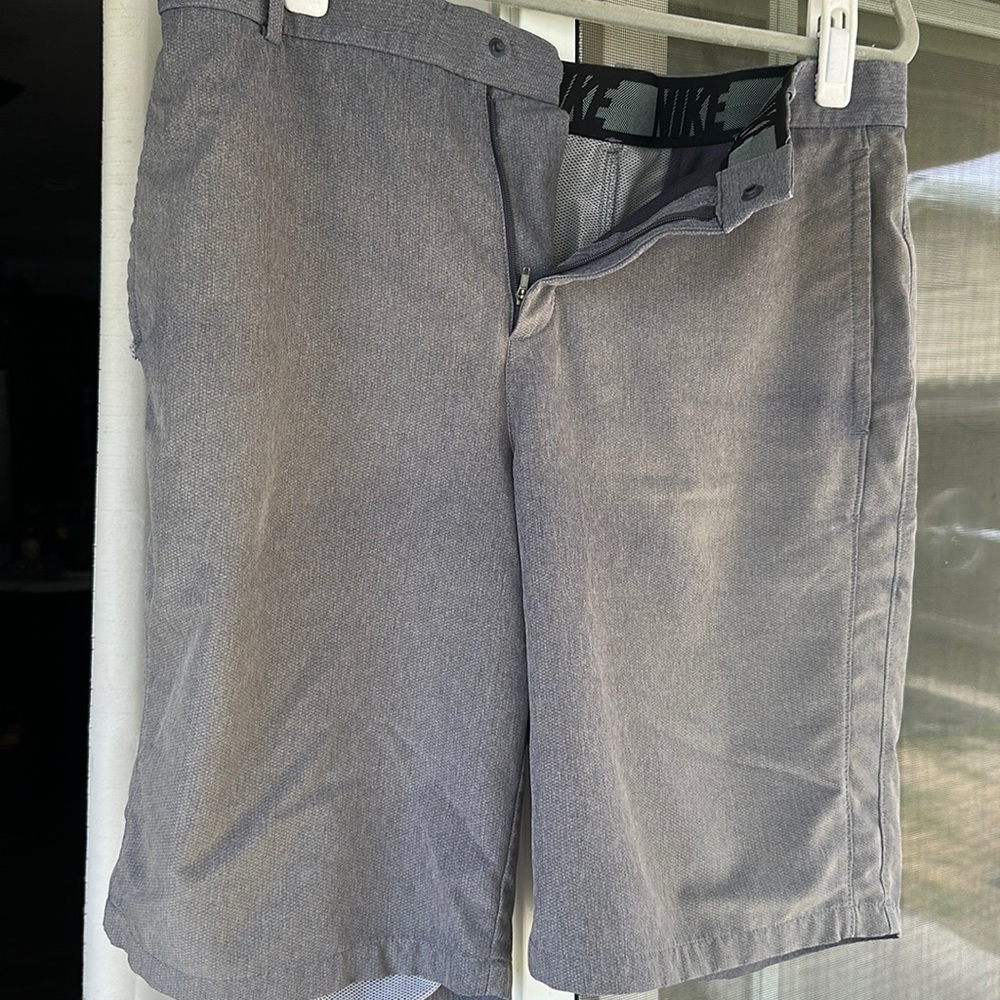 Nike men’s golf shorts 36 grey